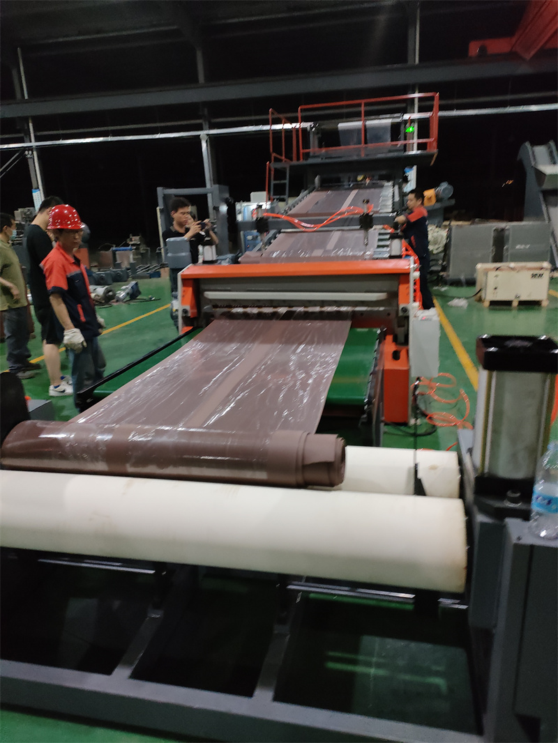 內飾片材擠出機_內飾片材擠出機_環保節能型
